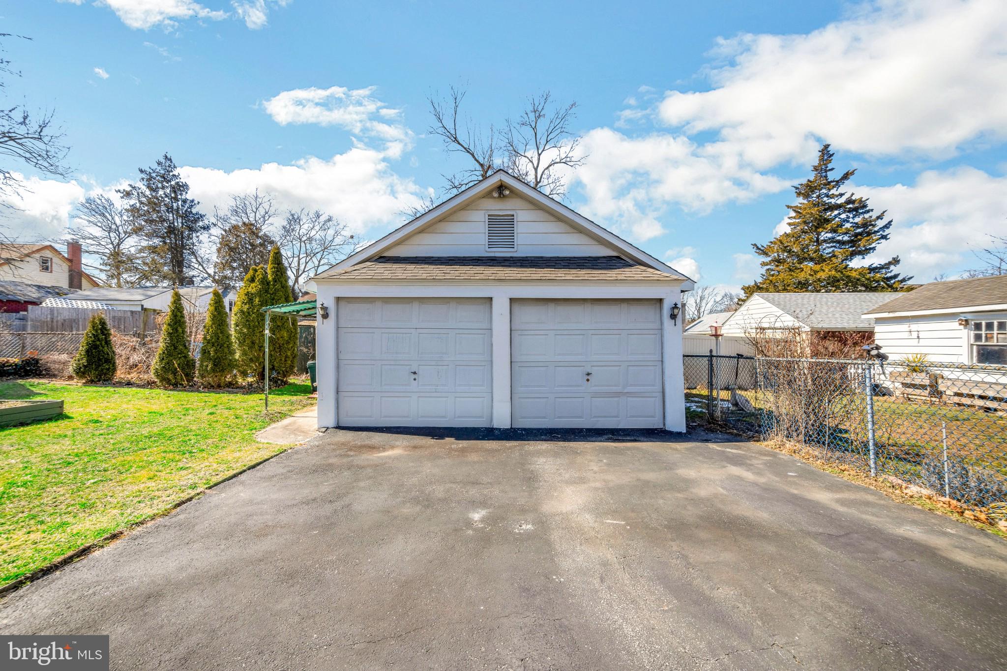 112 East Chelton Road Brookhaven, PA 19015 - Photo 22 of 25 Garage