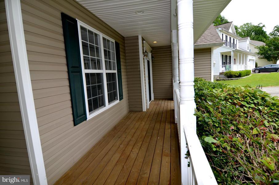 860 Clamshell Court Edgewater, MD 21037 - Photo 3 of 30 Exterior (Front)