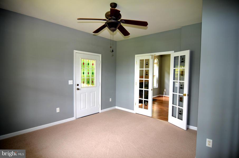 860 Clamshell Court Edgewater, MD 21037 - Photo 4 of 30 Family Room