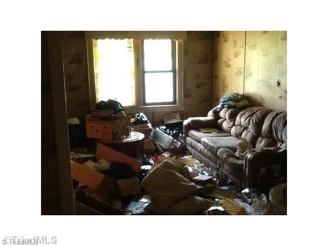 1020 Chisholm Road Ramseur, NC 27316 - Photo 4 of 4 Living Room.