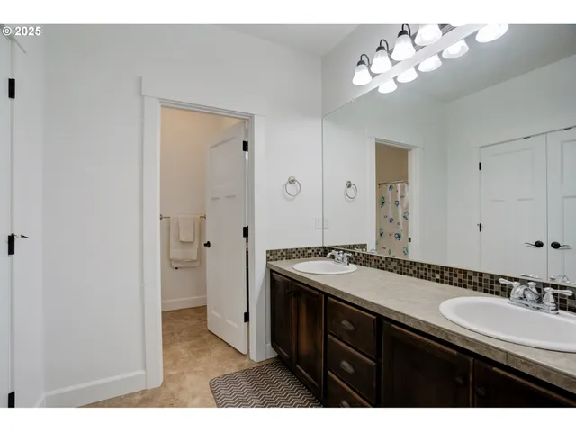 $749,900 | 14920 Southeast Page Park Court, Happy Valley, OR 97086