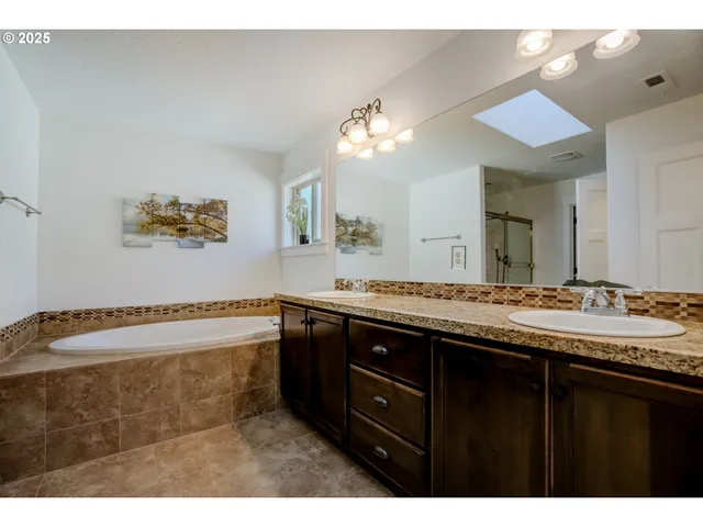 $749,900 | 14920 Southeast Page Park Court, Happy Valley, OR 97086