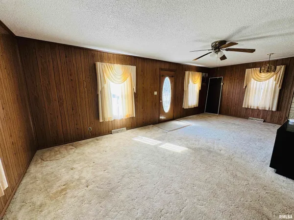 $85,000 | 1026 East Oak Street, Macomb, IL 61455