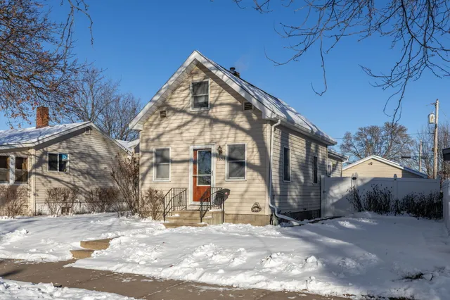 $225,000 | 1653 Redfield Street, La Crosse, WI 54601