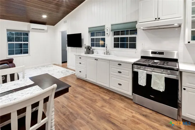 $459,900 | 413 Private Road 1051, Hallettsville, TX 77964