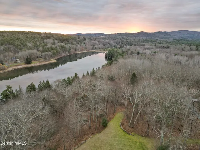 $2,275,000 | 141 Stevens Lk Way, Monterey, MA 01230