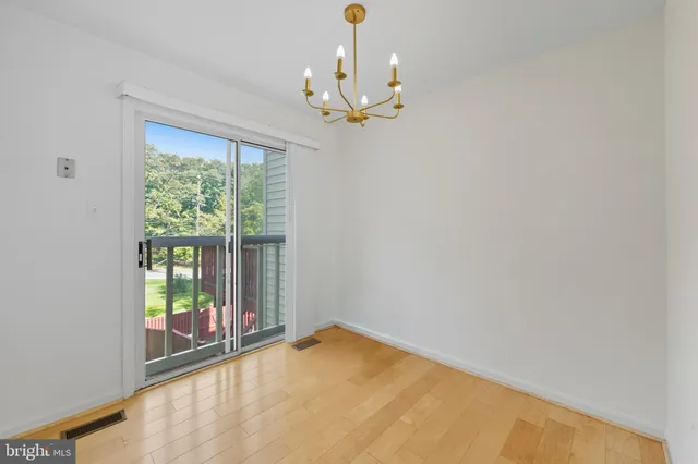 a view of empty room with window