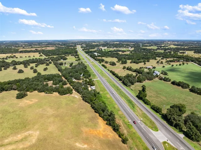 $325,000 | 2057 Highway 290, Unit 1, McDade, TX 78650
