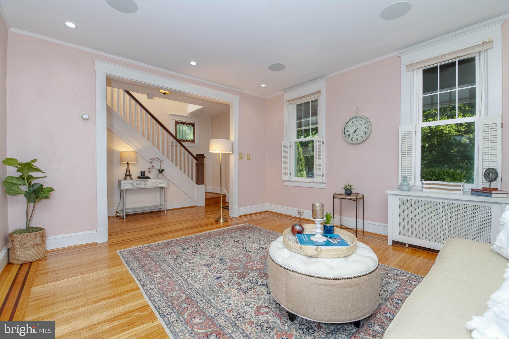 5114 Norwood Road Baltimore, MD 21212 - Photo 10 of 54 Charming entryway with warm hues.