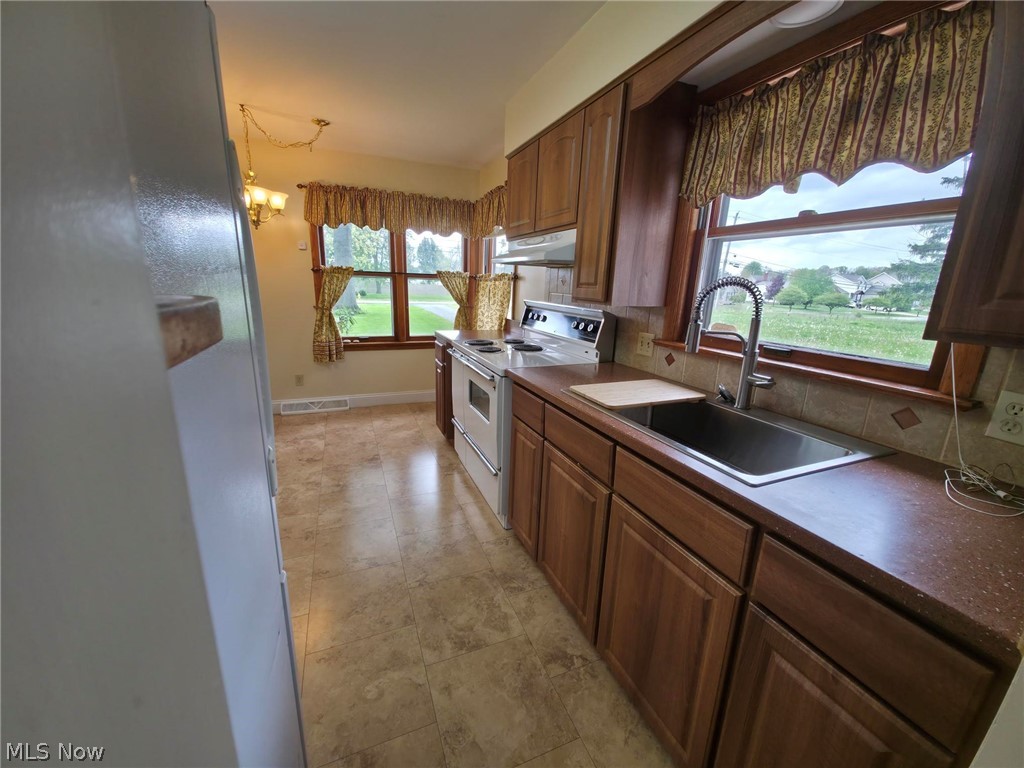 1478 Lockwood Road Barberton, OH 44203 - Photo 6 of 35