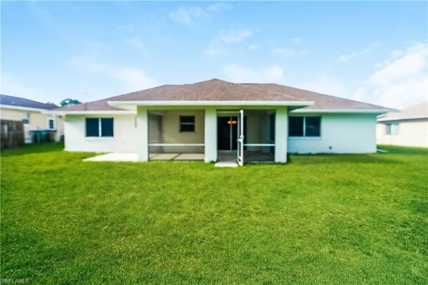 $2,130 | 617 Southeast 27th Street, Cape Coral, FL 33904