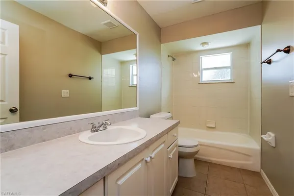 $2,130 | 617 Southeast 27th Street, Cape Coral, FL 33904