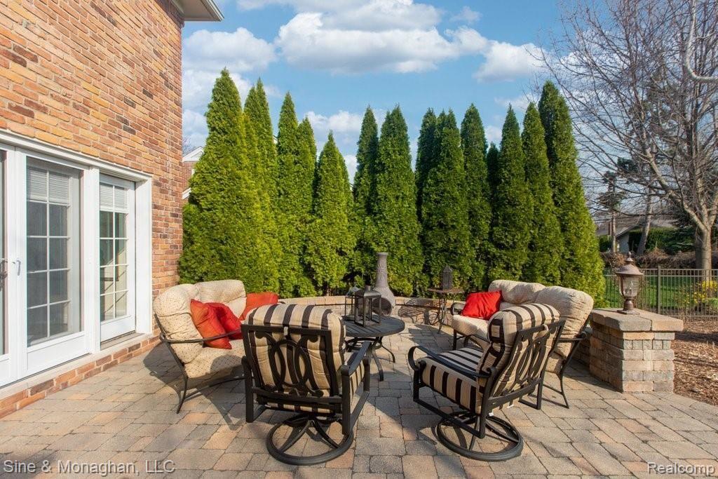 61 Roslyn Road Grosse Pointe, MI 48236 - Photo 39 of 45