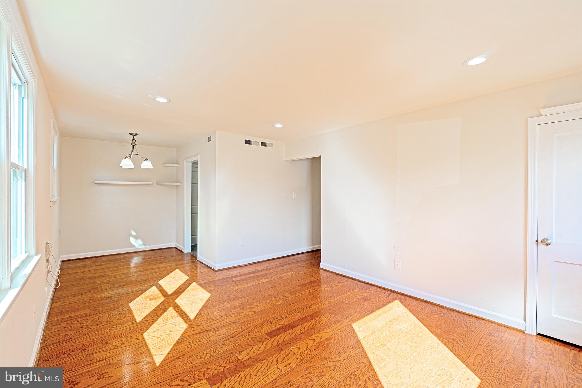 6936 Oak Ridge Road Falls Church, VA 22042 - Photo 4 of 30 Gallery Image 4