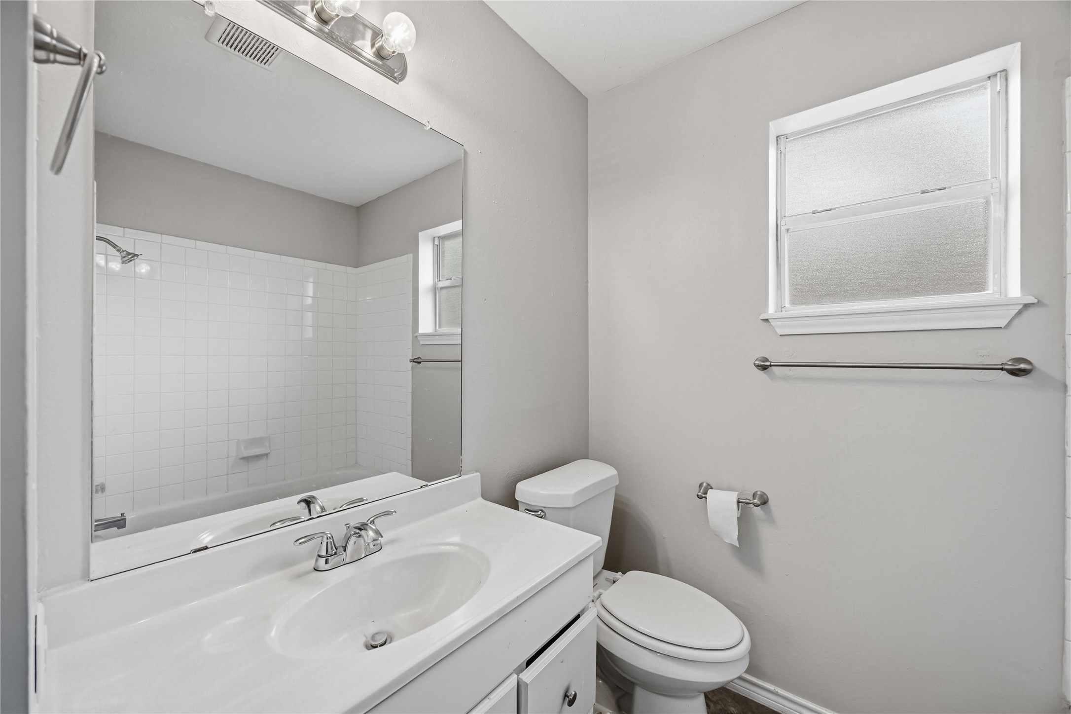 23619 Summer Pine Drive Spring, TX 77373 - Photo 11 of 25 Second Bathroom