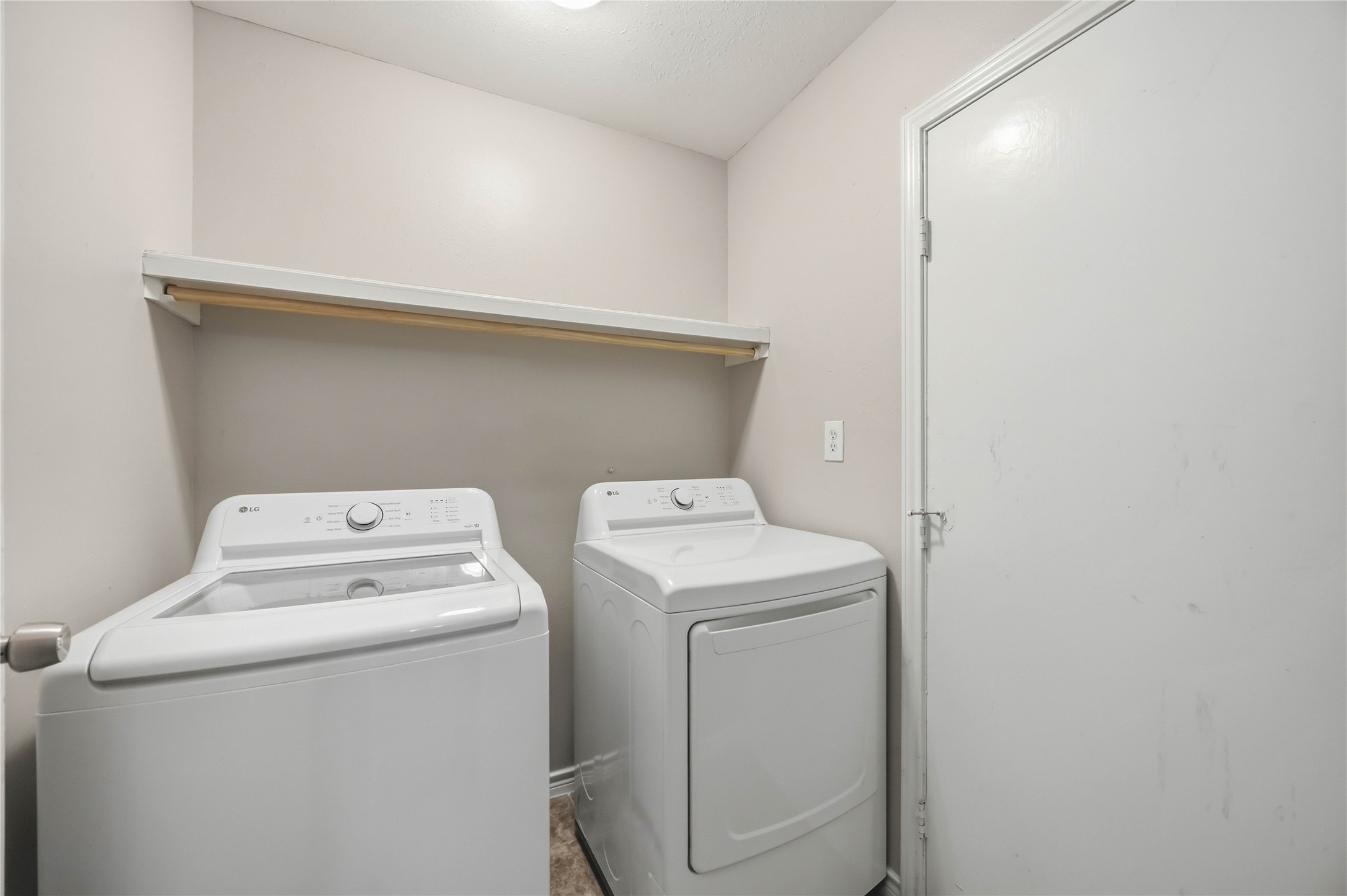 23619 Summer Pine Drive Spring, TX 77373 - Photo 21 of 25 Laundry