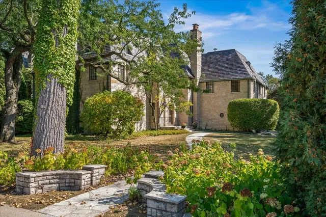 $3,400,000 | 54 Kenilworth Avenue, Kenilworth, IL 60043