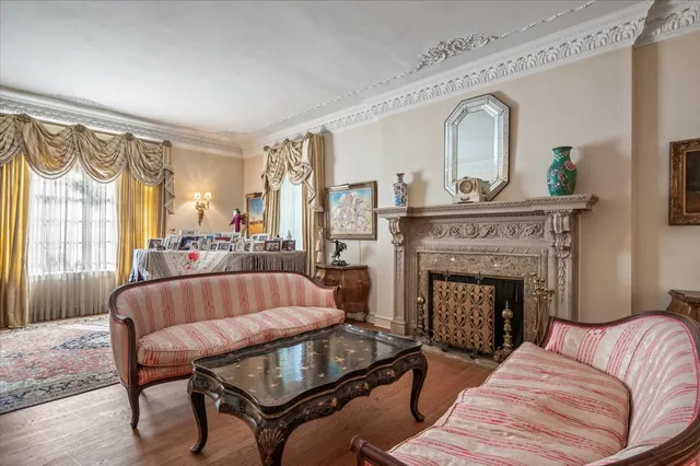 $3,400,000 | 54 Kenilworth Avenue, Kenilworth, IL 60043