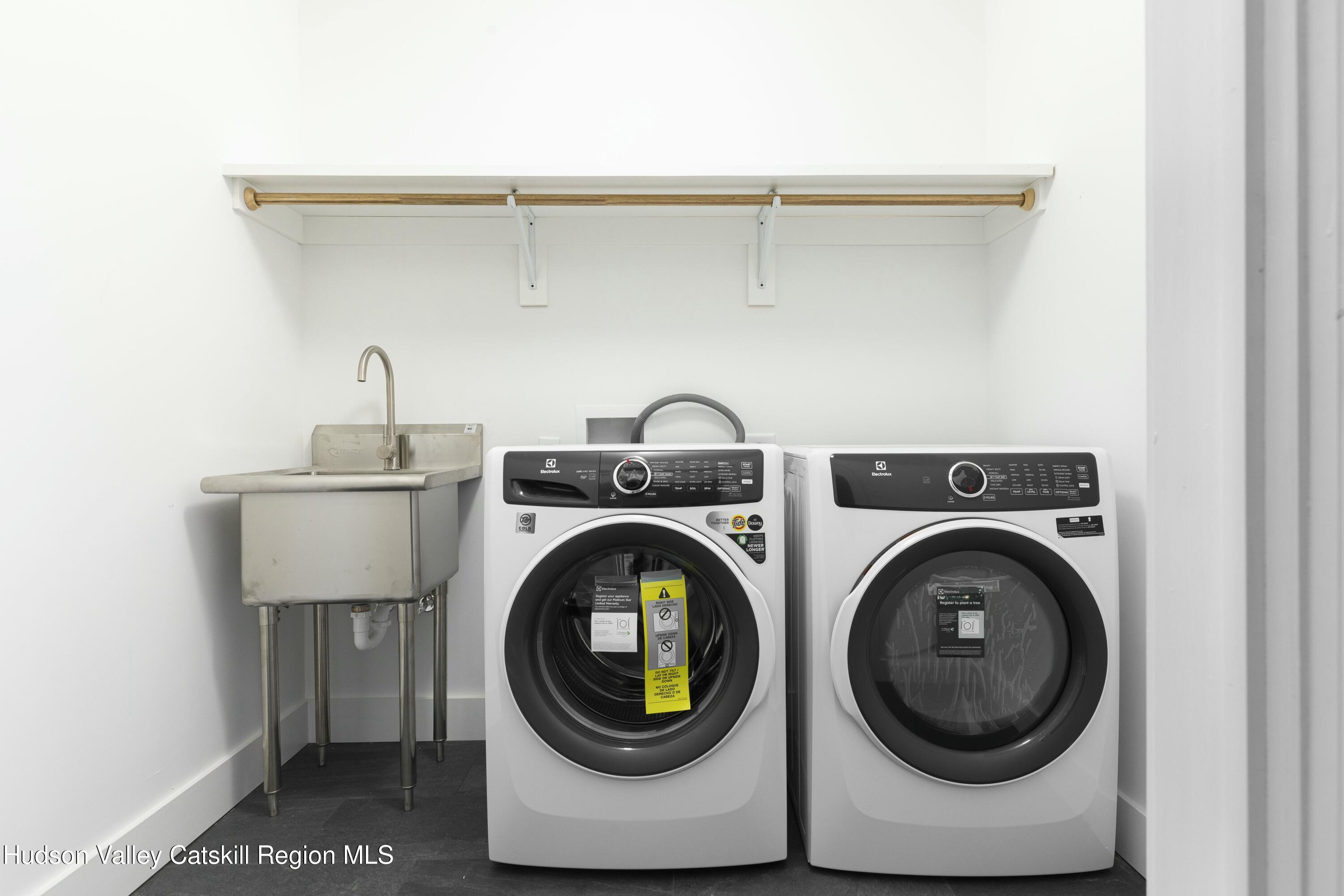 34 Tetta Lane Olivebridge, NY 12461 - Photo 20 of 35 a utility room with dryer and washer