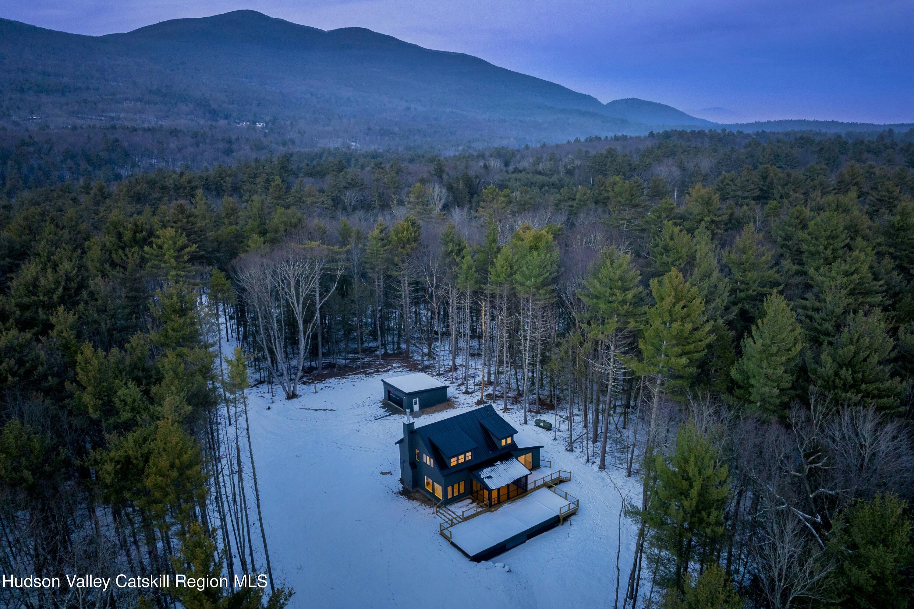 34 Tetta Lane Olivebridge, NY 12461 - Photo 35 of 35 a view of a ocean with mountain