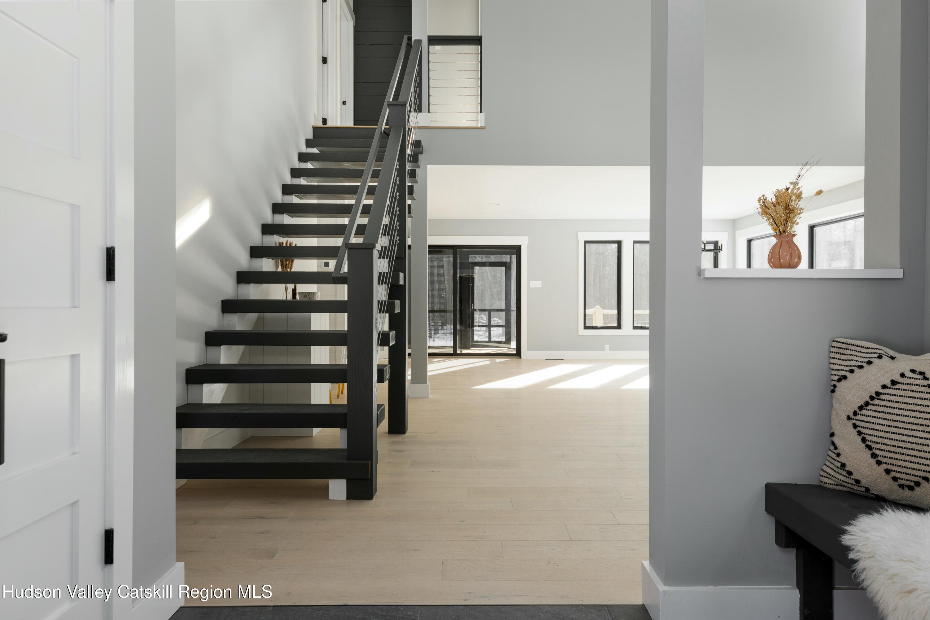 34 Tetta Lane Olivebridge, NY 12461 - Photo 8 of 35 a view of entryway and hall