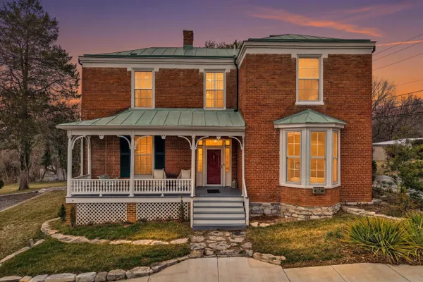 $545,000 | 322 East Main Street, Fincastle, VA 24090