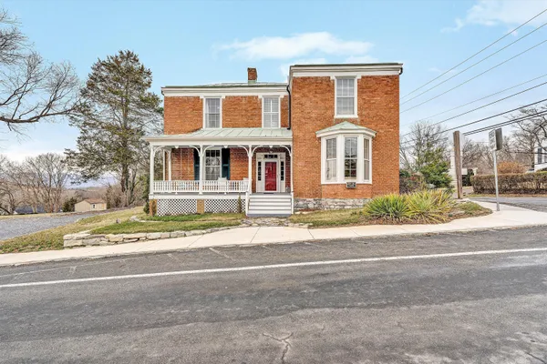 $545,000 | 322 East Main Street, Fincastle, VA 24090