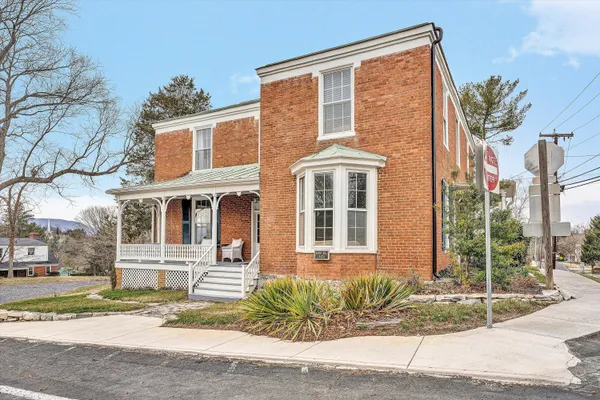 $545,000 | 322 East Main Street, Fincastle, VA 24090