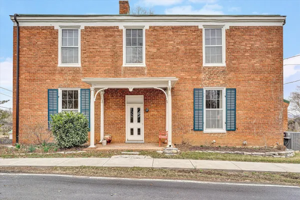 $545,000 | 322 East Main Street, Fincastle, VA 24090