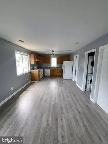 $2,000 | 3806 28th Street, Unit ABOVE, Chesapeake Beach, MD 20732