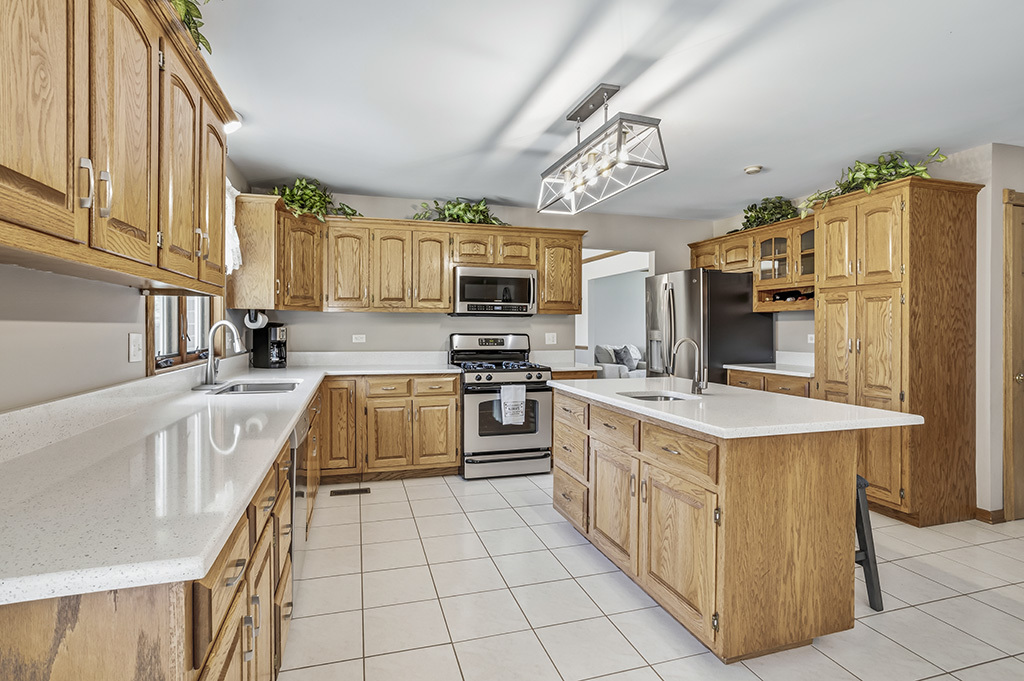 705 Ridgefield Road New Lenox, IL 60451 - Photo 9 of 35