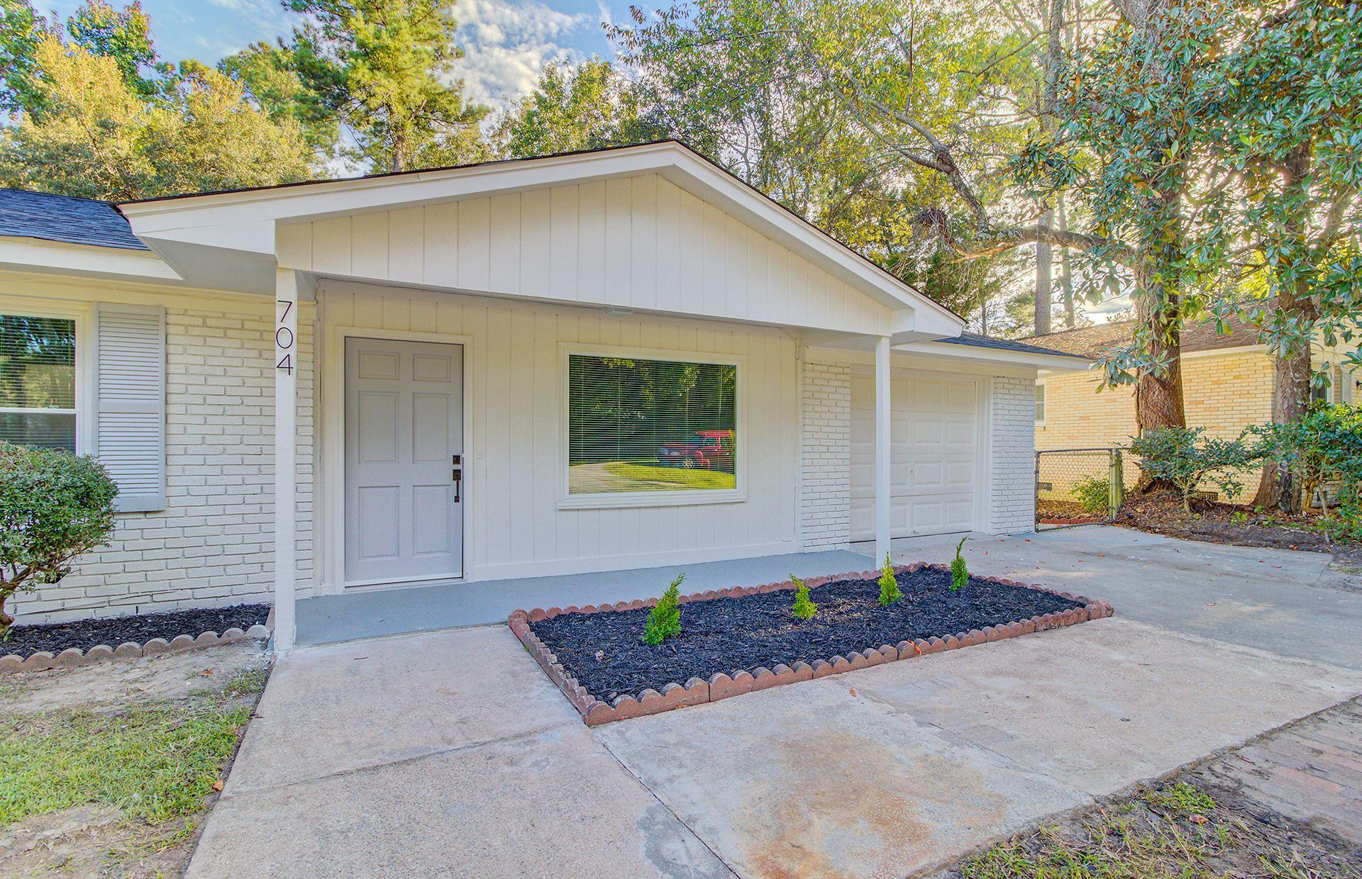 704 Beech Hill Road Summerville, SC 29485 - Photo 2 of 16 gwNOl1To
