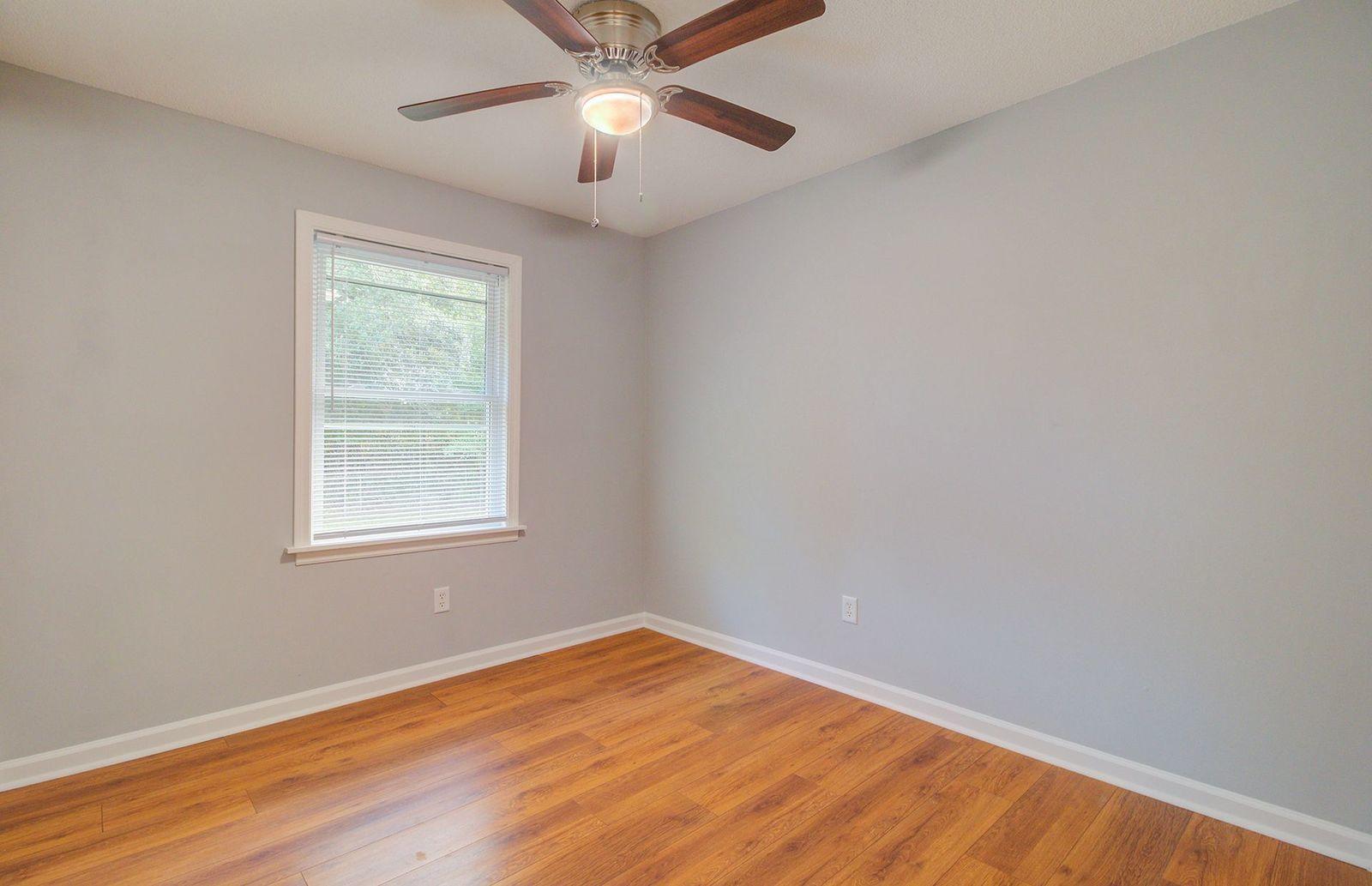 704 Beech Hill Road Summerville, SC 29485 - Photo 11 of 16 na0ORsrQ