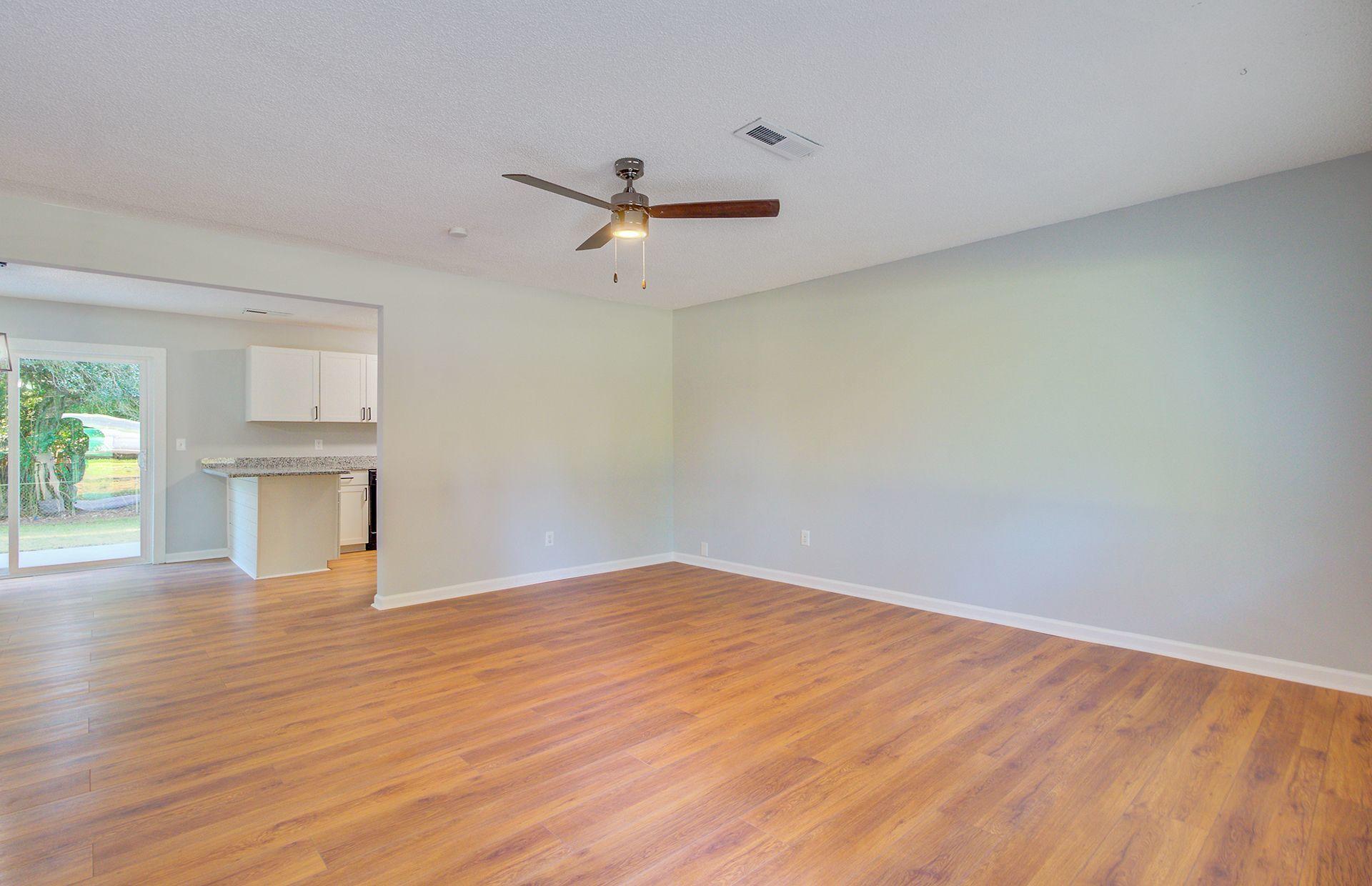 704 Beech Hill Road Summerville, SC 29485 - Photo 3 of 16 pbLROt5o