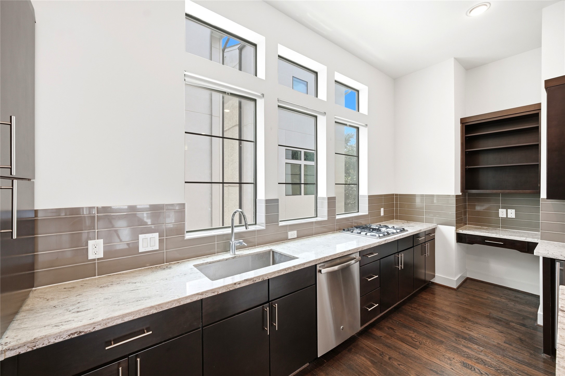 2108 Colorado Street Houston, TX 77007 - Photo 25 of 50