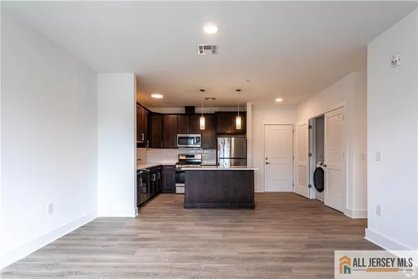 $2,900 | 1025 Raritan Road, Clark, NJ 07066