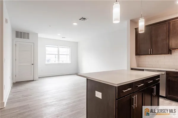 $2,900 | 1025 Raritan Road, Clark, NJ 07066