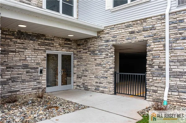 $2,900 | 1025 Raritan Road, Clark, NJ 07066