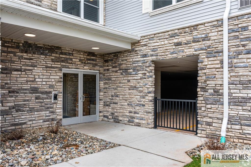 1025 Raritan Road Clark, NJ 07066 - Photo 2 of 19