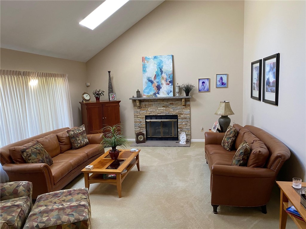 43 MacIntosh Drive Cranston, RI 02921 - Photo 7 of 49