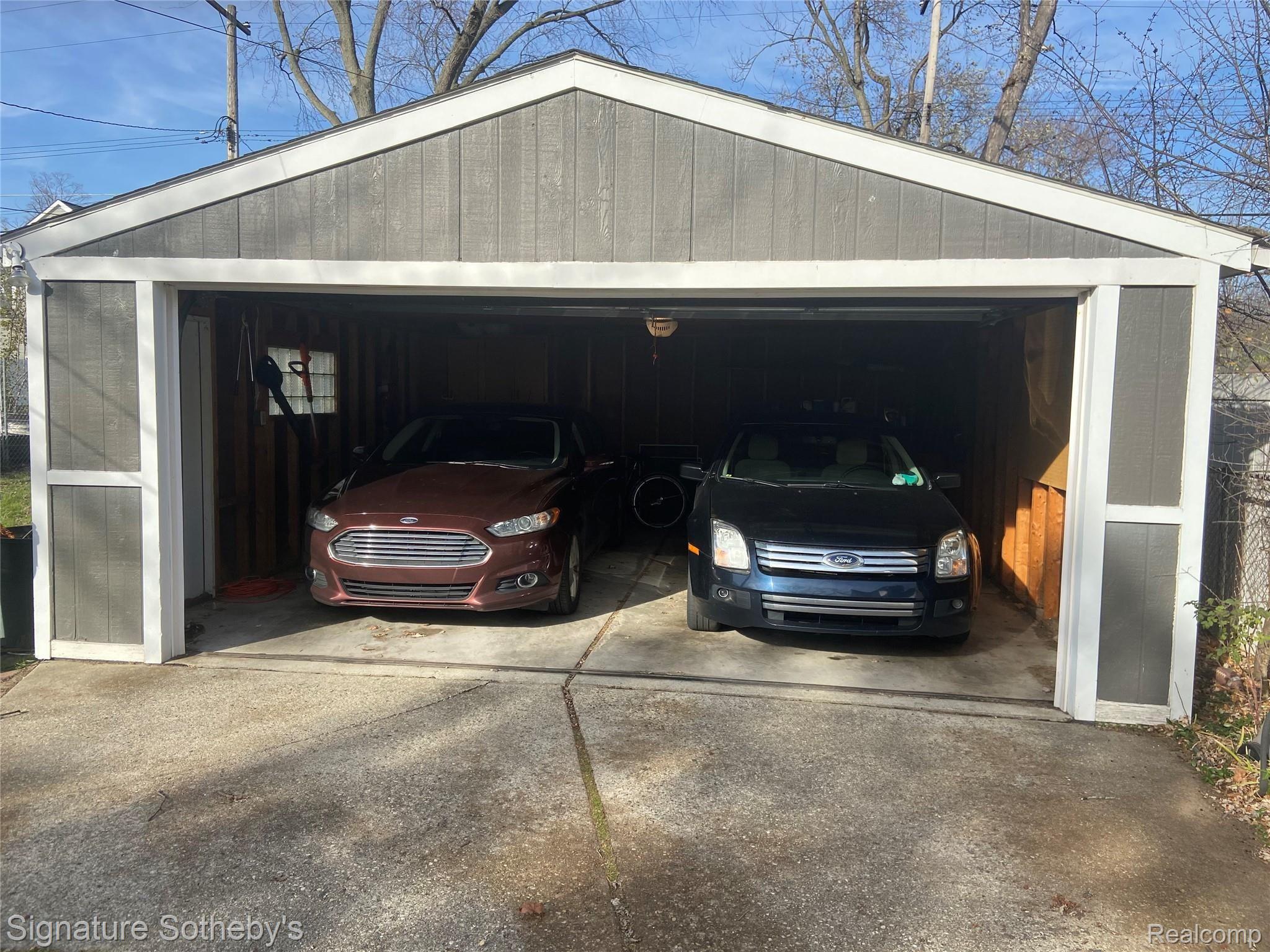 2151 Manchester Road Birmingham, MI 48009 - Photo 18 of 24 IMG_3994.jpg
