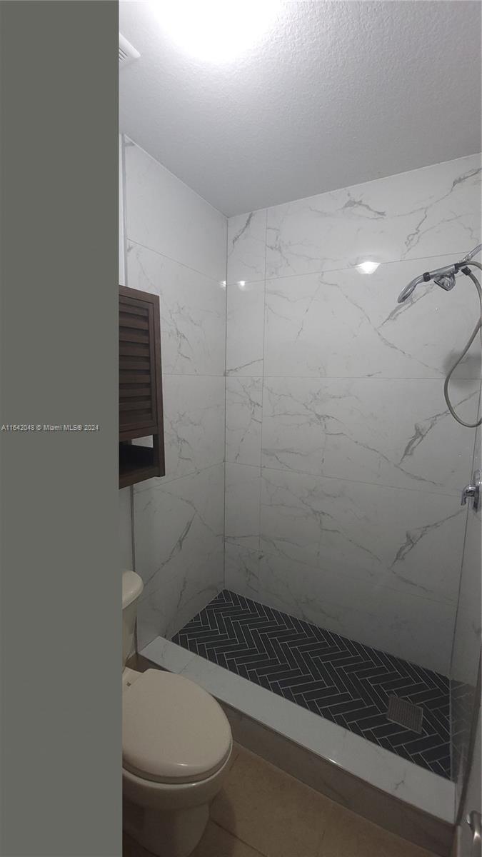 2332 Southwest 147 Path Miami, FL 33185 - Photo 15 of 39 Gallery Image 15
