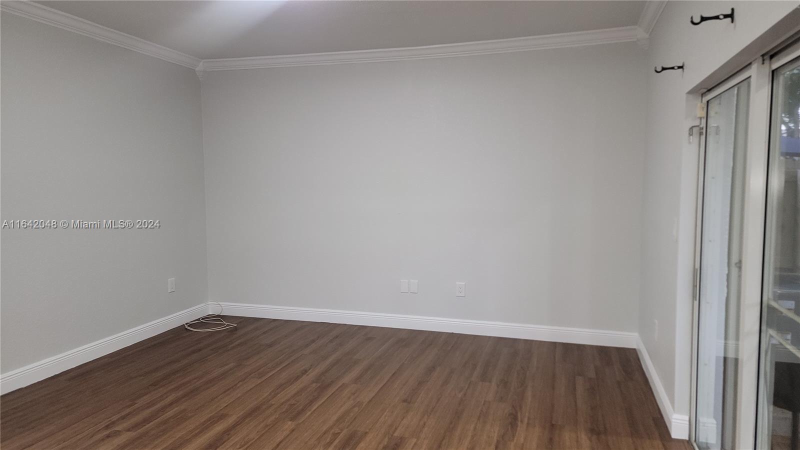 2332 Southwest 147 Path Miami, FL 33185 - Photo 7 of 39 Gallery Image 7