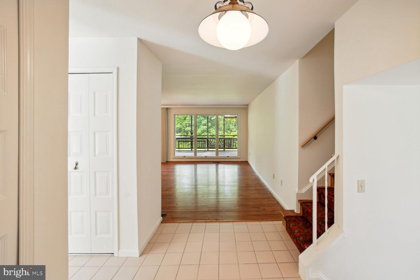 5015 Whetstone Road Columbia, MD 21044 - Photo 11 of 36 Foyer