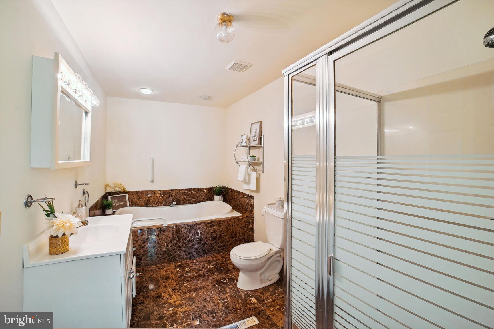 5015 Whetstone Road Columbia, MD 21044 - Photo 22 of 36 Primary Bathroom