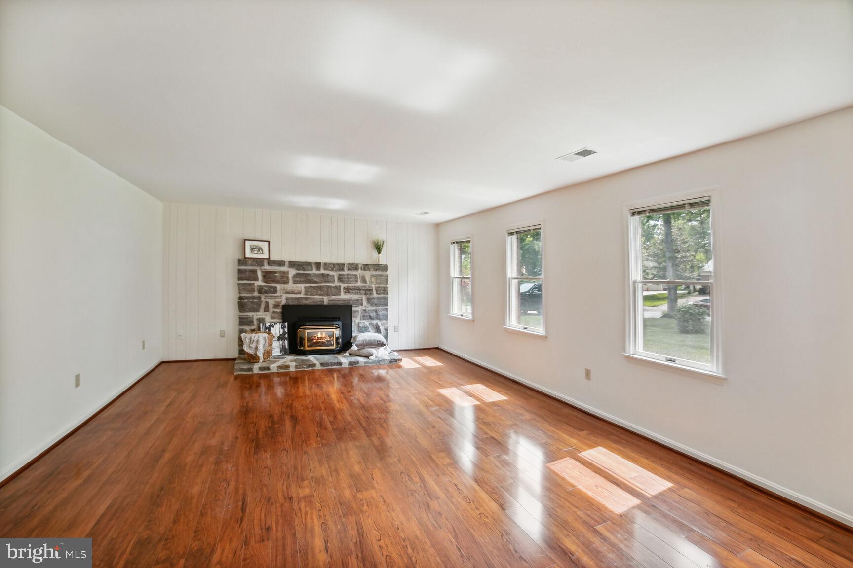 5015 Whetstone Road Columbia, MD 21044 - Photo 7 of 36 Family Room