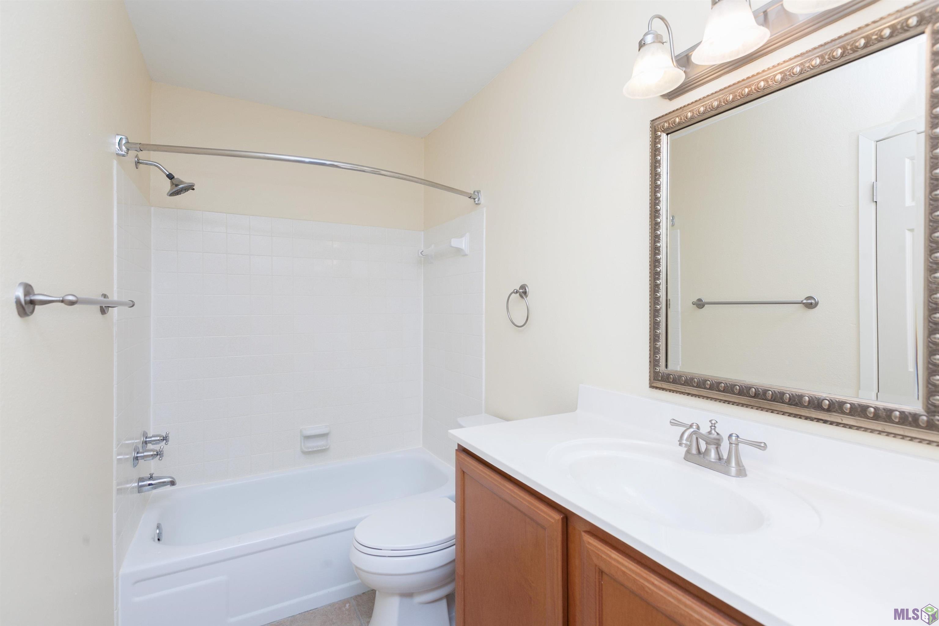 8155 Jefferson Highway, Unit 1301 Baton Rouge, LA 70809 - Photo 14 of 18 Second Bath