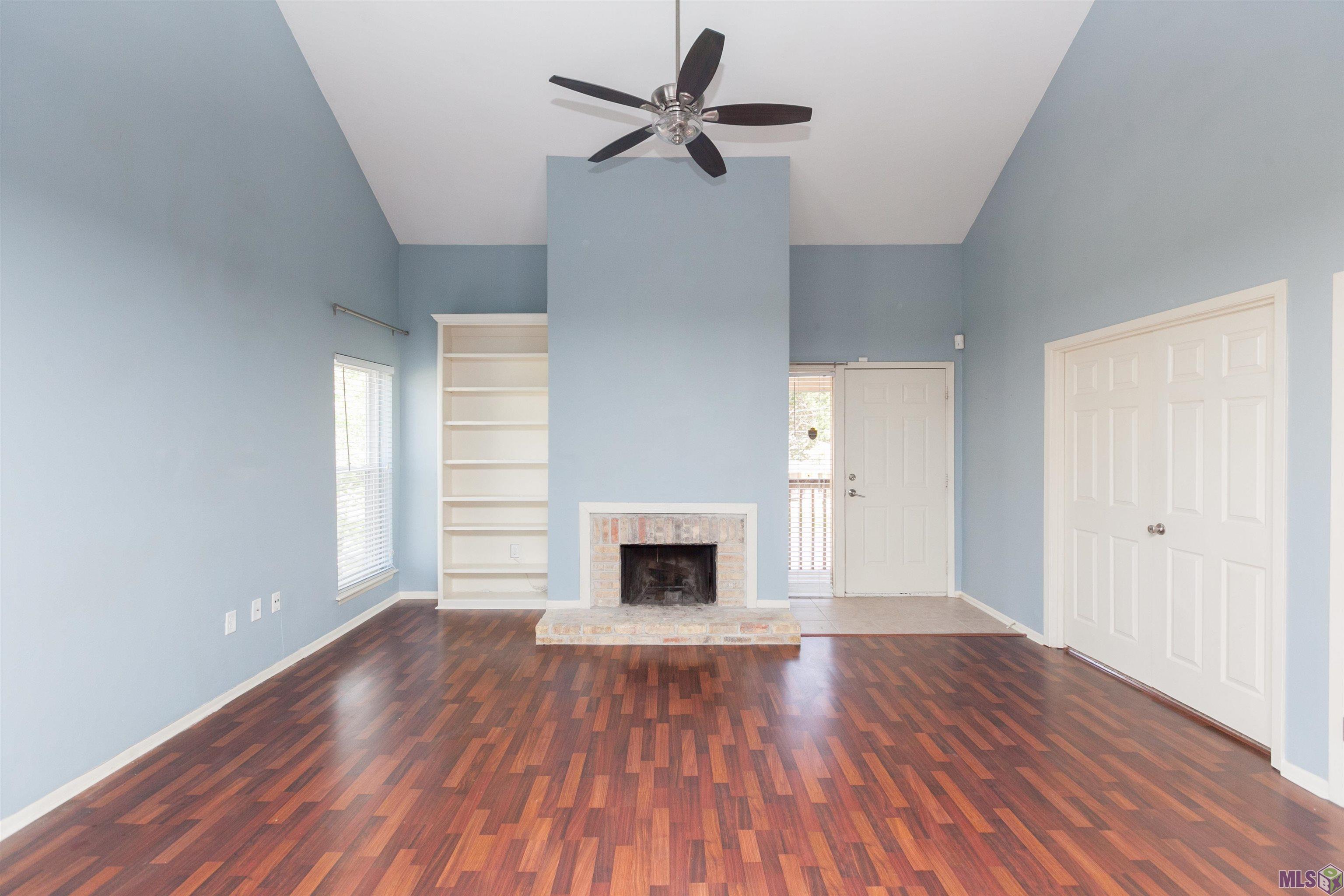 8155 Jefferson Highway, Unit 1301 Baton Rouge, LA 70809 - Photo 2 of 18 Living Room
