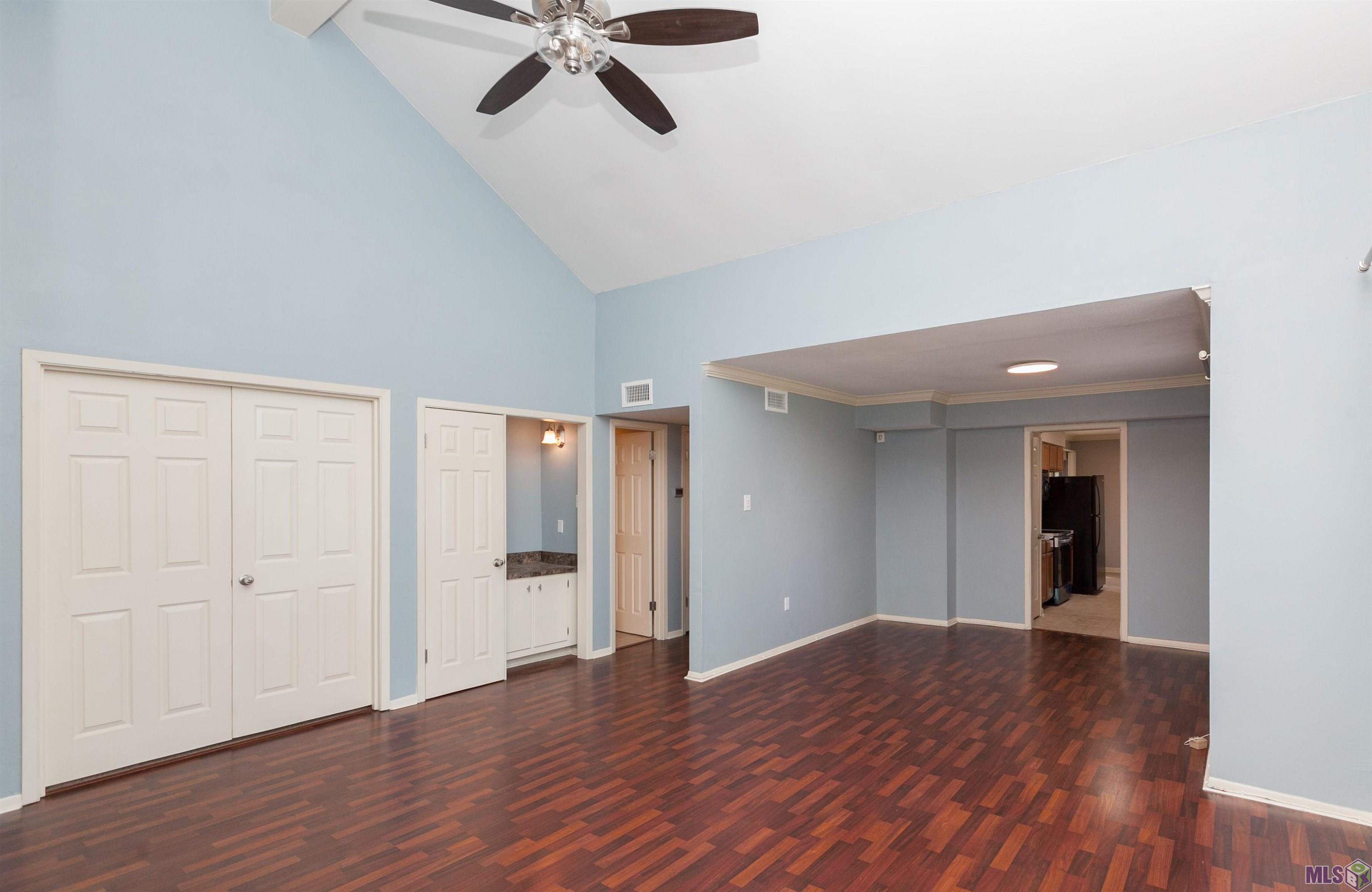 8155 Jefferson Highway, Unit 1301 Baton Rouge, LA 70809 - Photo 4 of 18 Living Room
