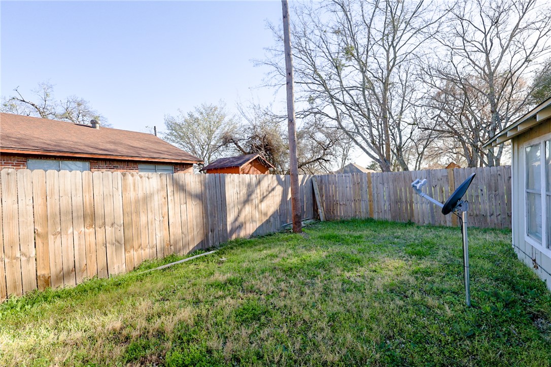 1211 West 18th Street Bryan, TX 77803 - Photo 9 of 12 a view of backyard with green space